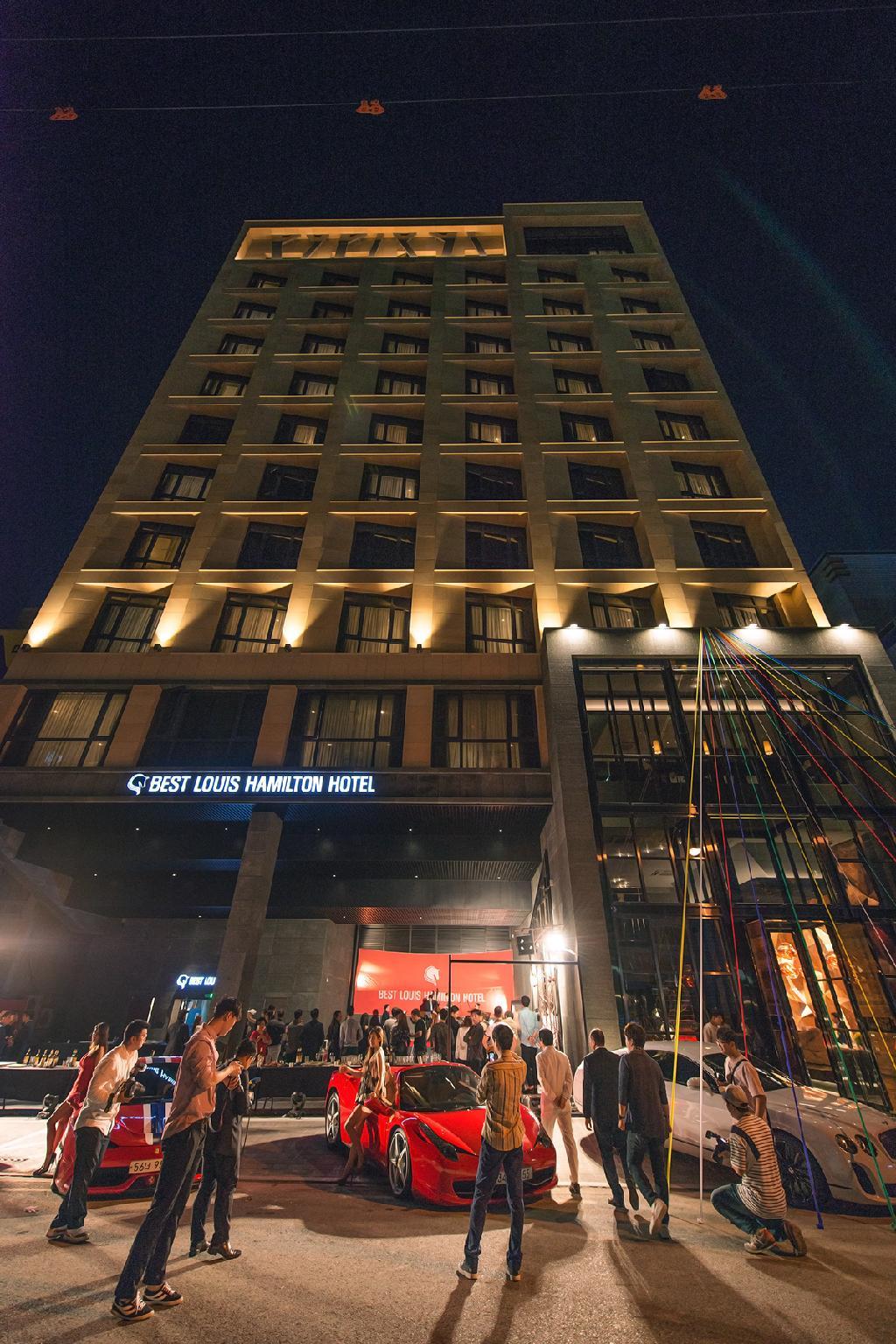 Ngoại cảnh khách sạn