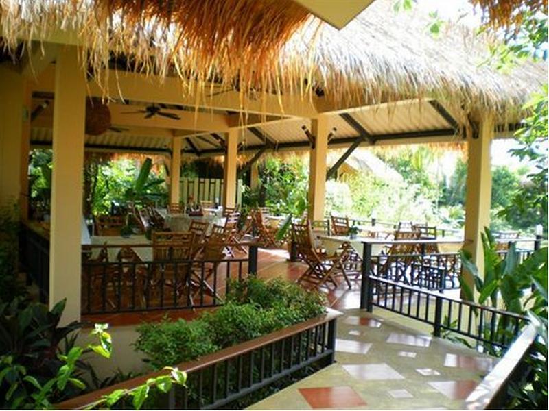 Ngoại cảnh khách sạn