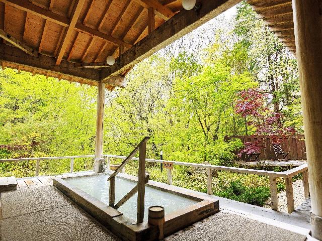 Bồn tắm lộ thiên