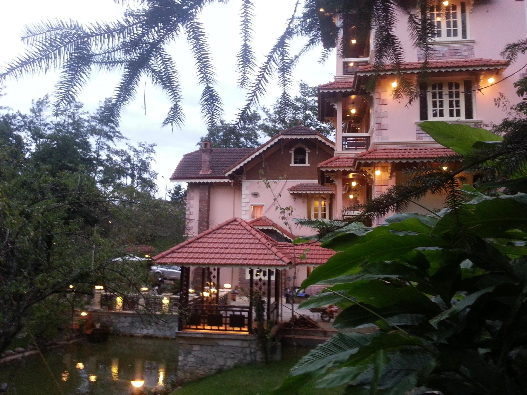 Ngoại cảnh khách sạn