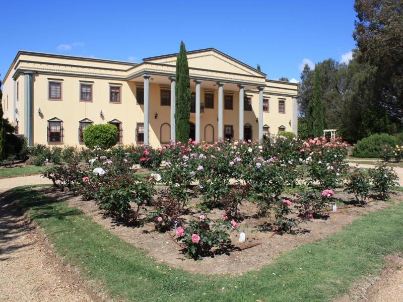 Ngoại cảnh khách sạn