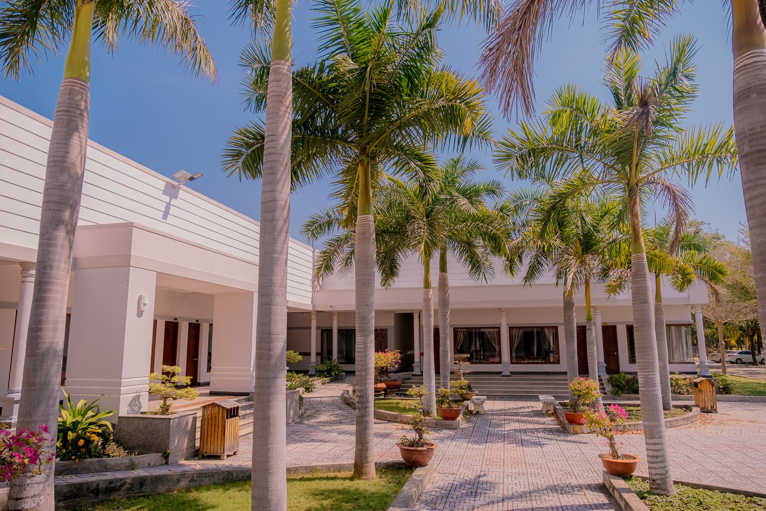 Khu vực xung quanh