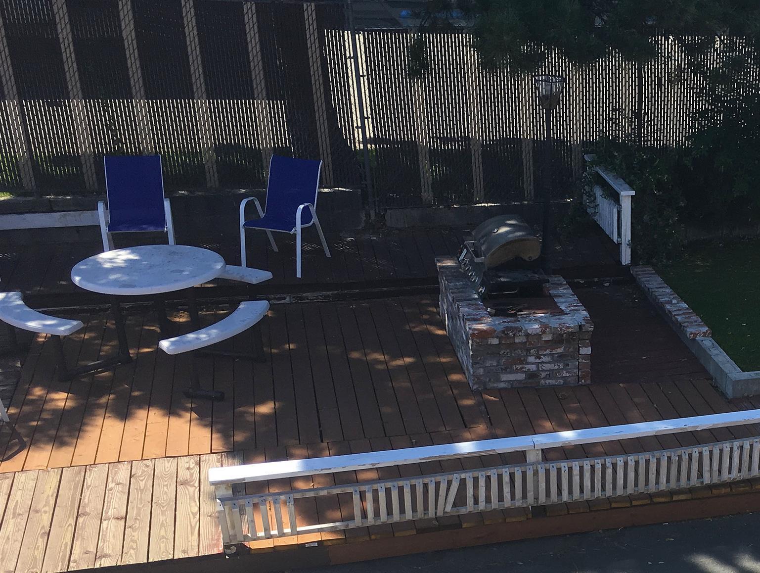 Khu vực xung quanh