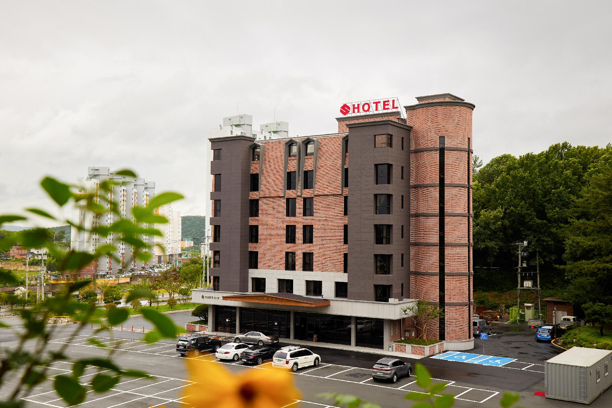 Ngoại cảnh khách sạn