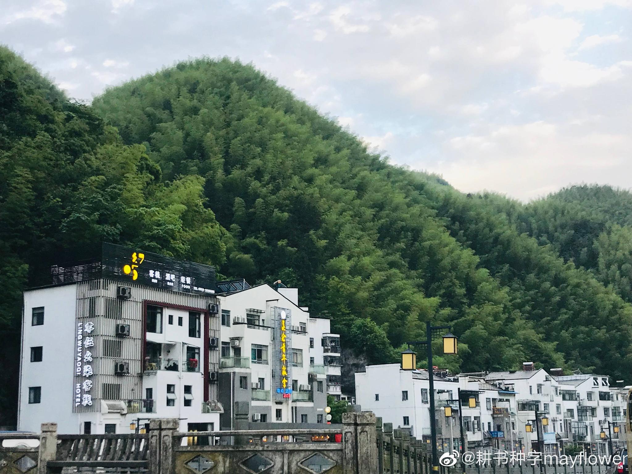 Ngoại cảnh khách sạn