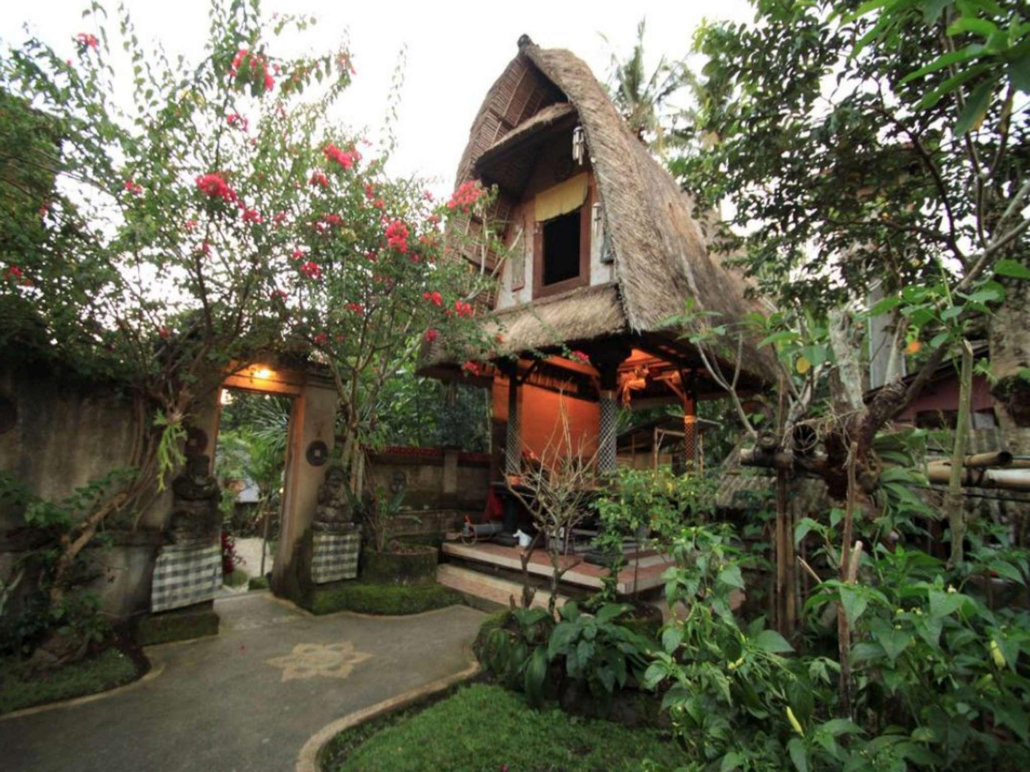 Ngoại cảnh khách sạn