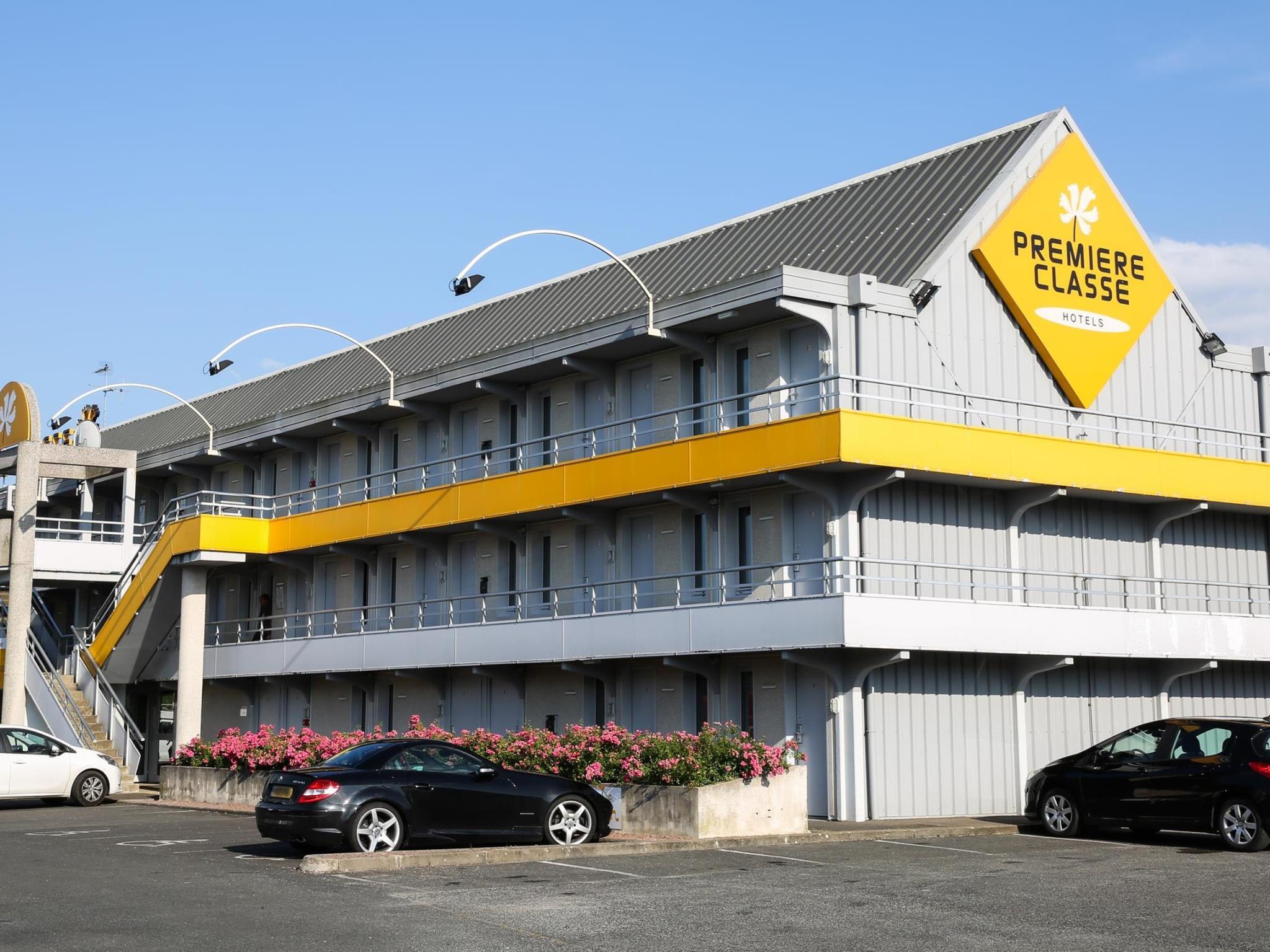 Ngoại cảnh khách sạn