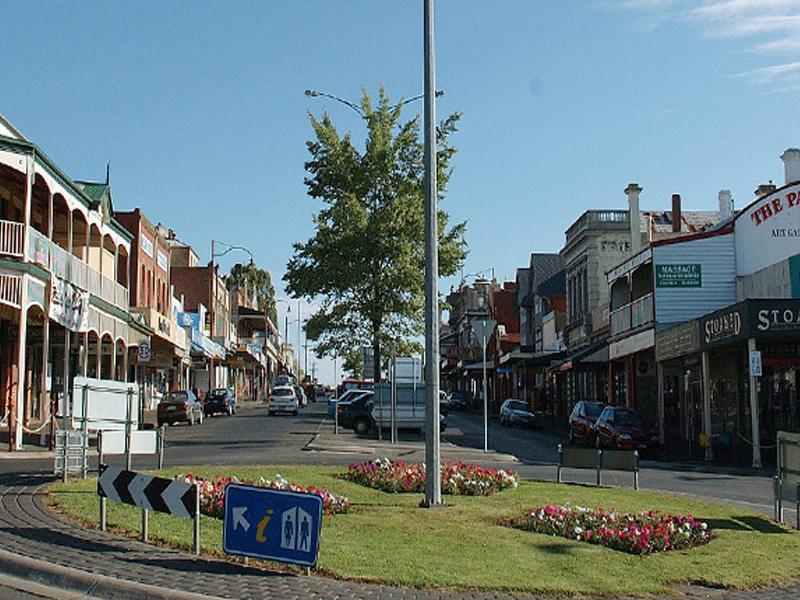 Nơi tham quan gần đây