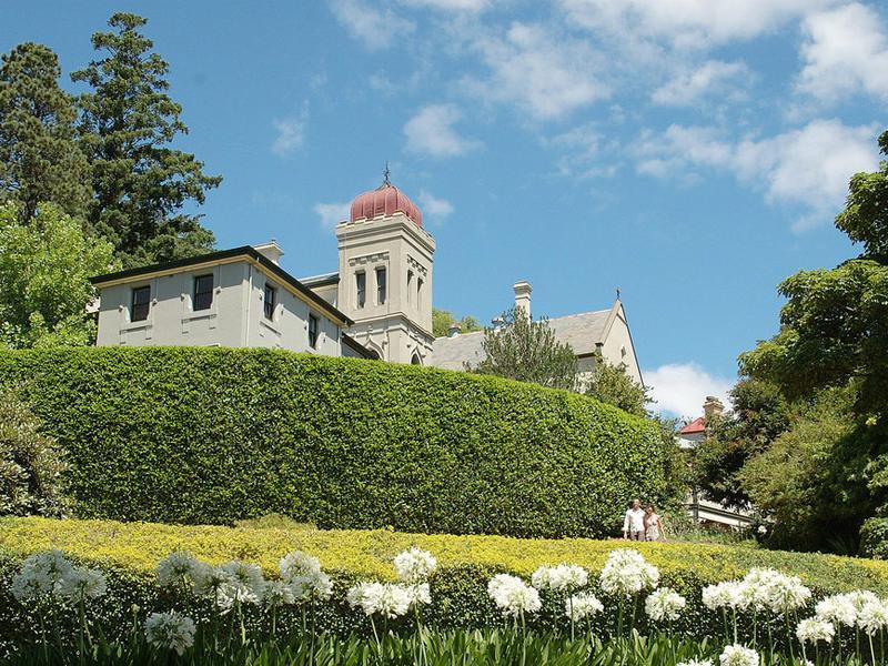 Nơi tham quan gần đây