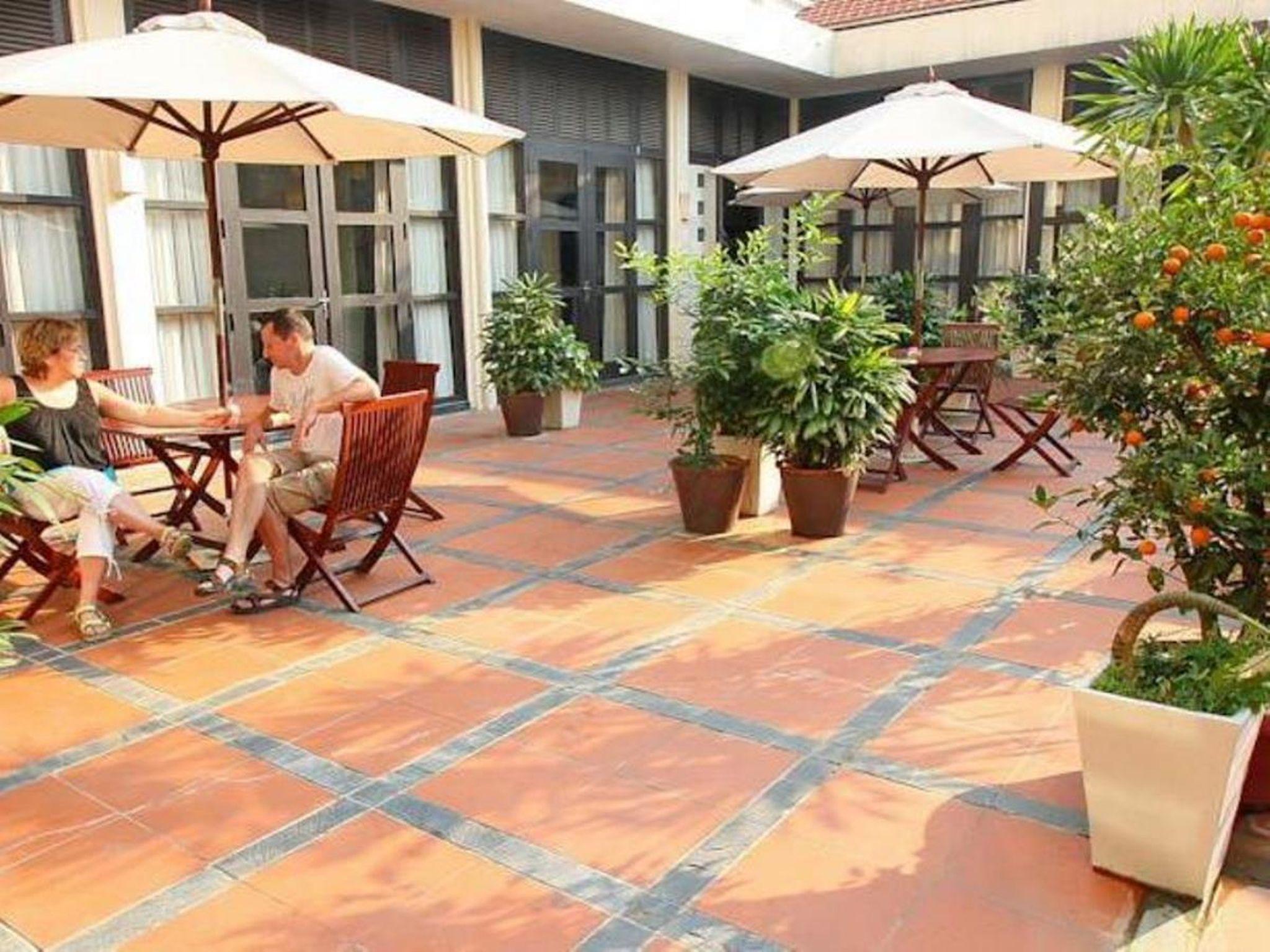 Ngoại cảnh khách sạn