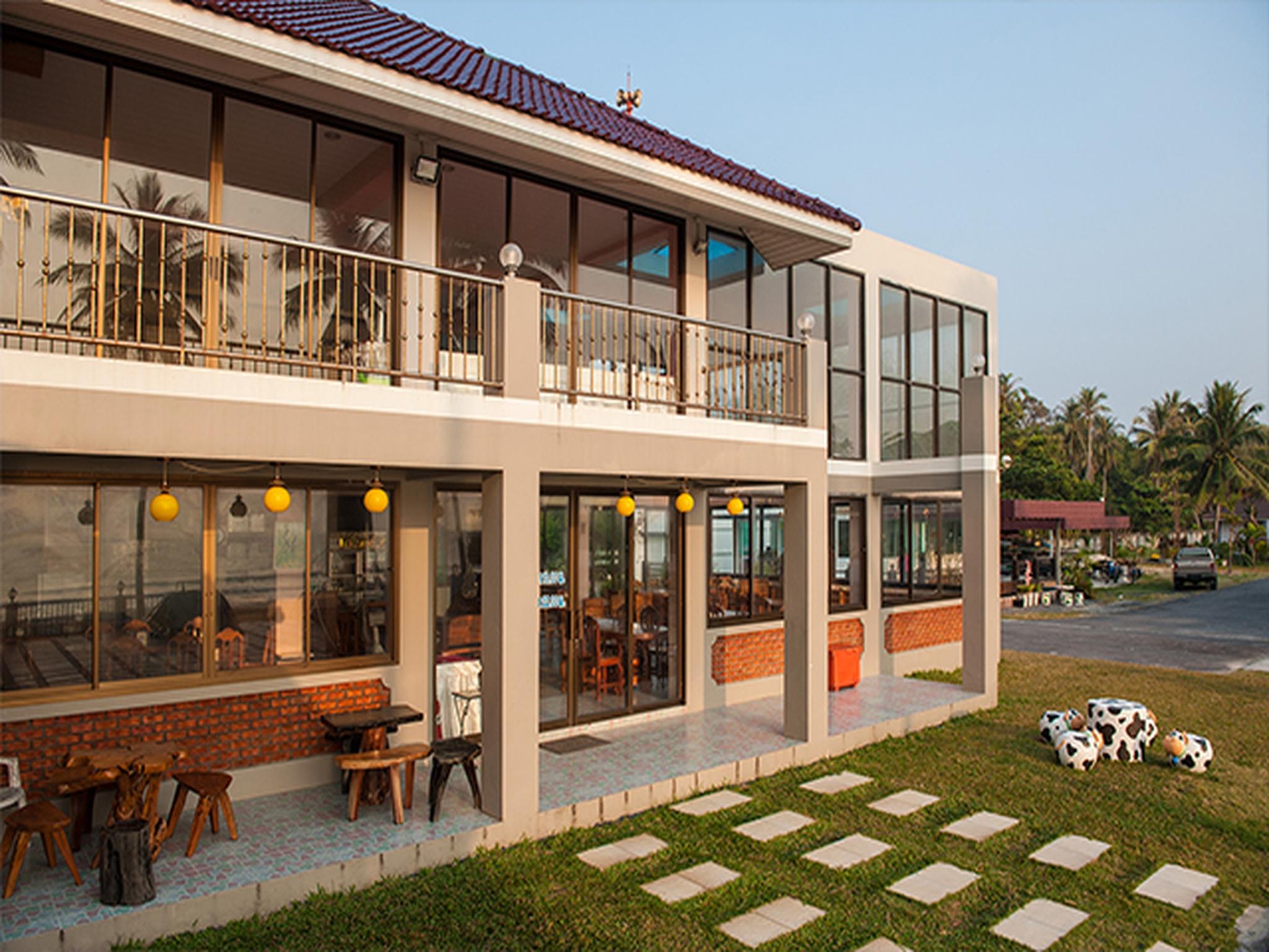 Ngoại cảnh khách sạn