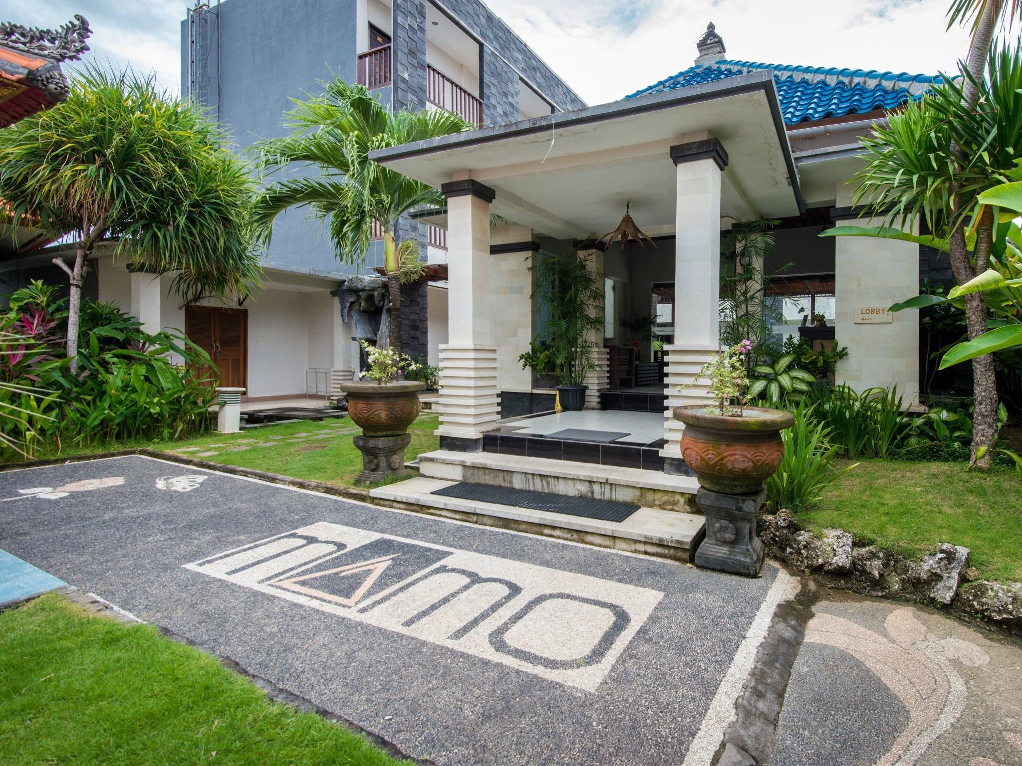 Ngoại cảnh khách sạn