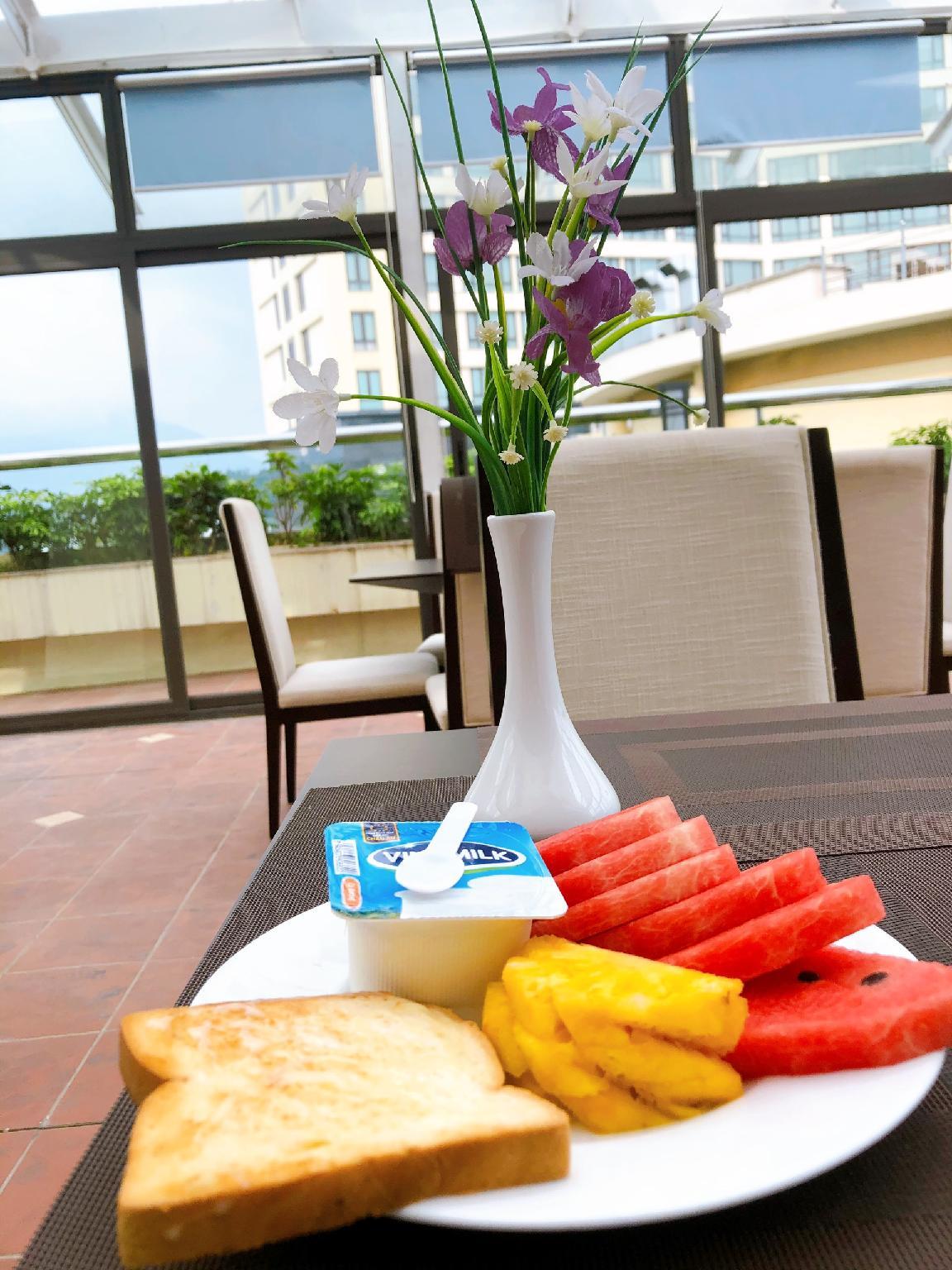 Đồ ăn và thức uống