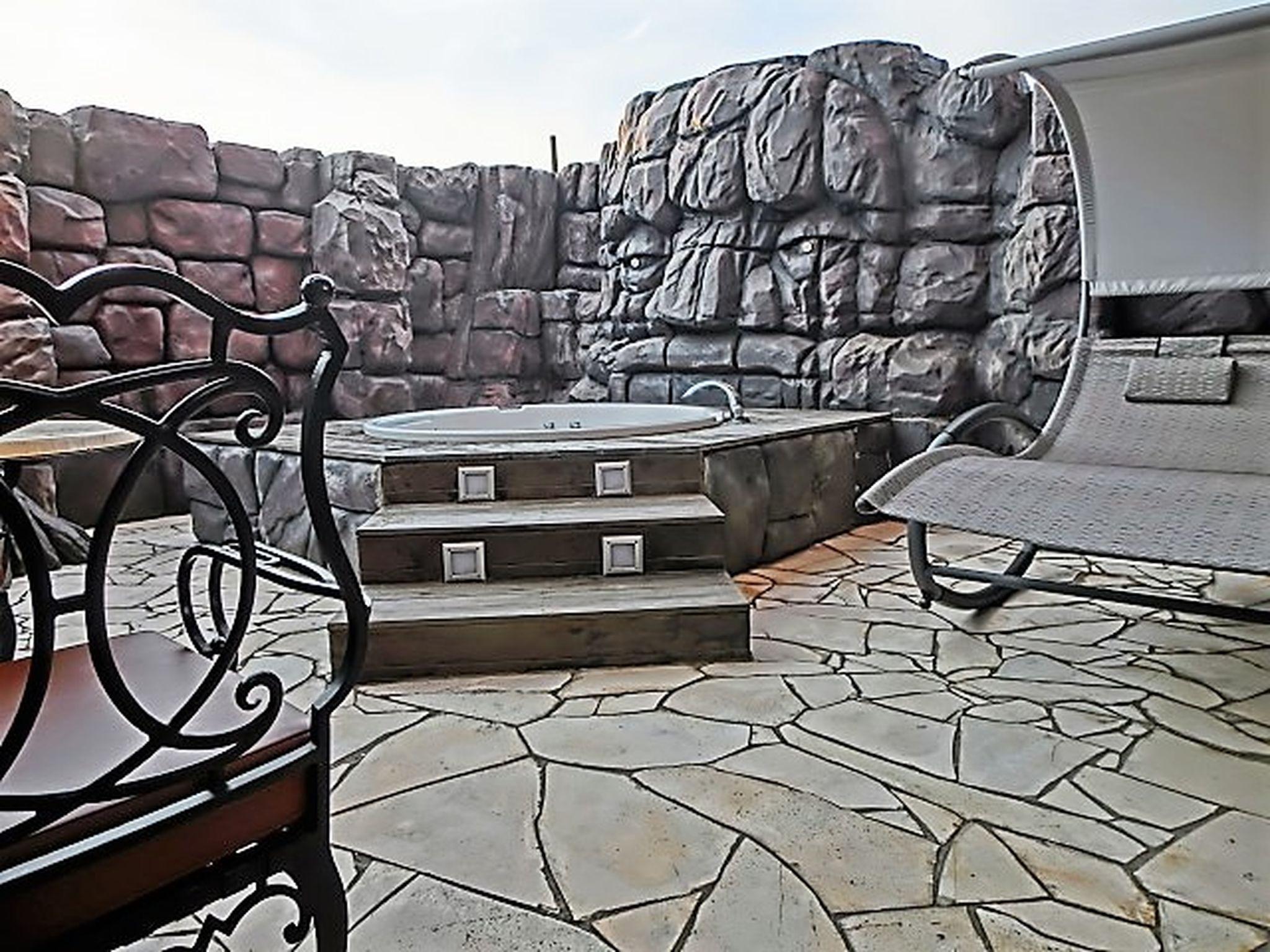 Bồn tắm nước nóng