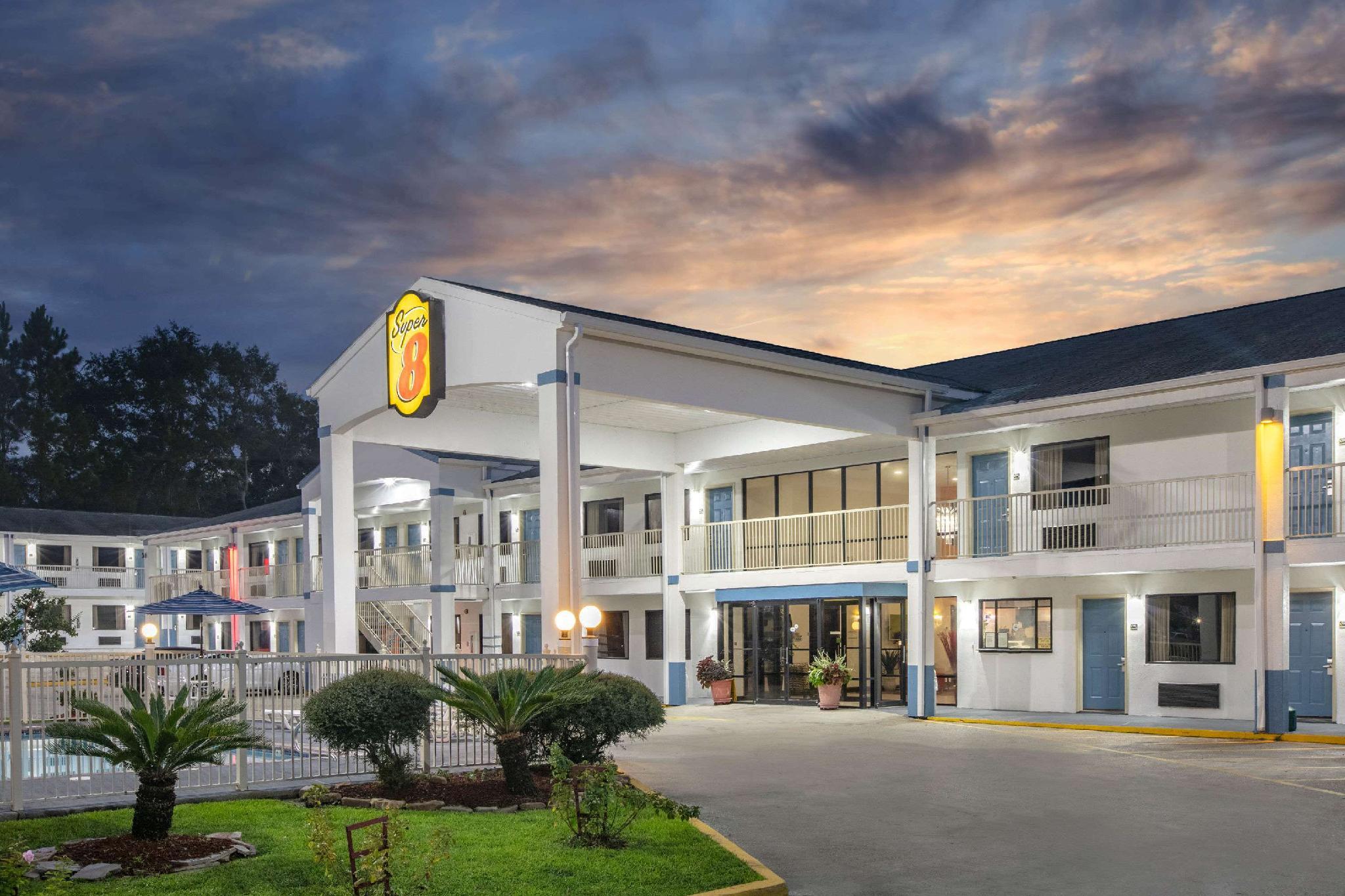 Ngoại cảnh khách sạn