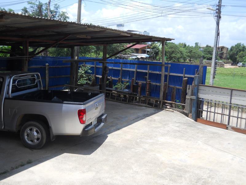 Khu vực xung quanh