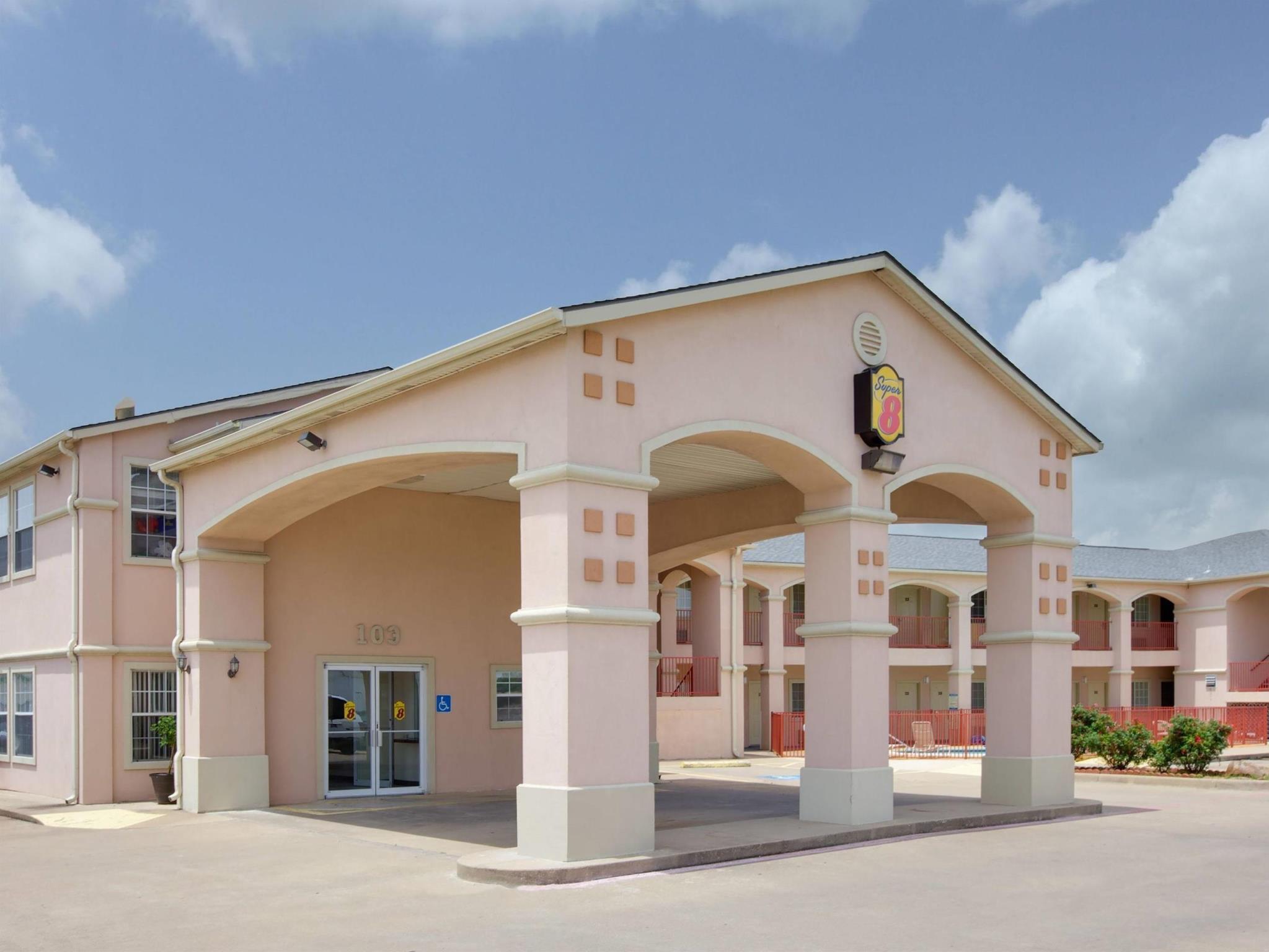 Ngoại cảnh khách sạn