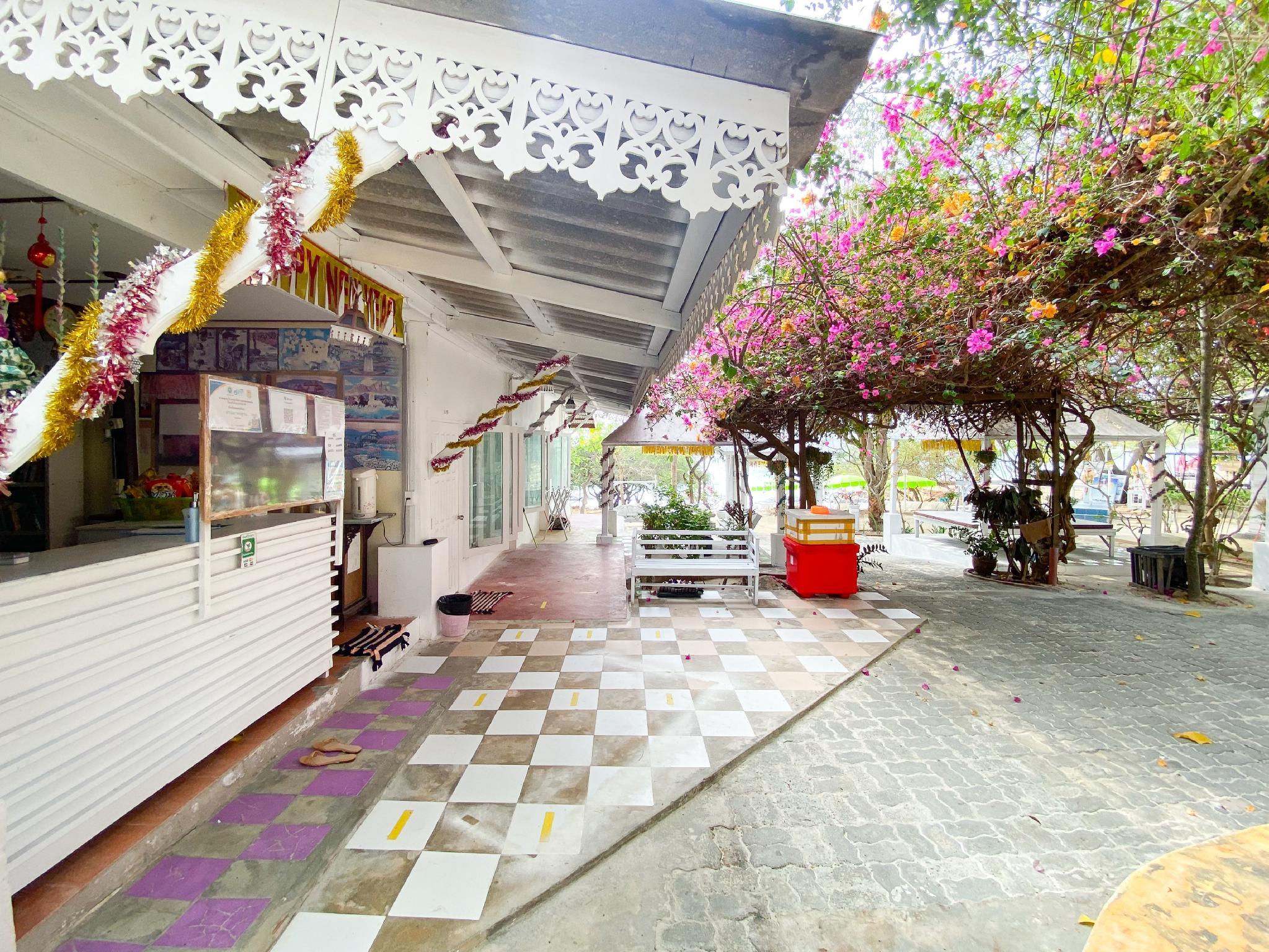 Ngoại cảnh khách sạn