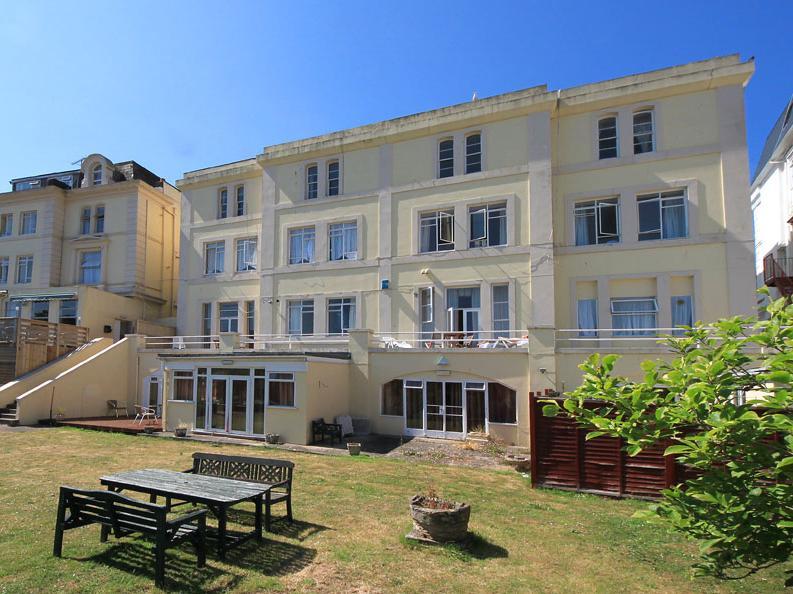 Ngoại cảnh khách sạn