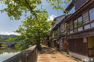 Nơi tham quan gần đây