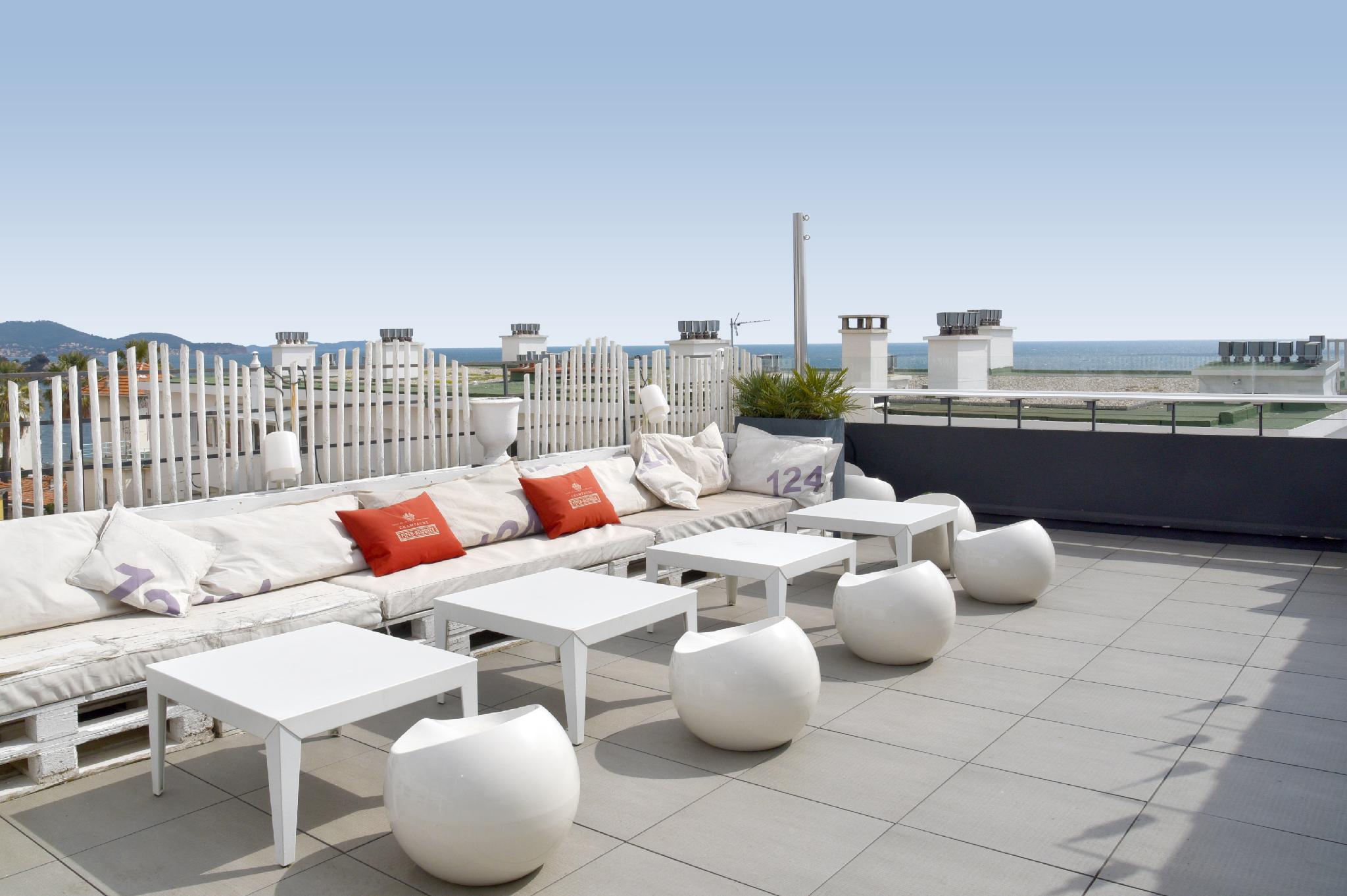 Ngoại cảnh khách sạn