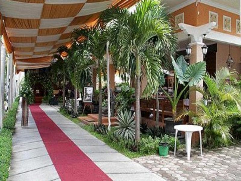 Ngoại cảnh khách sạn