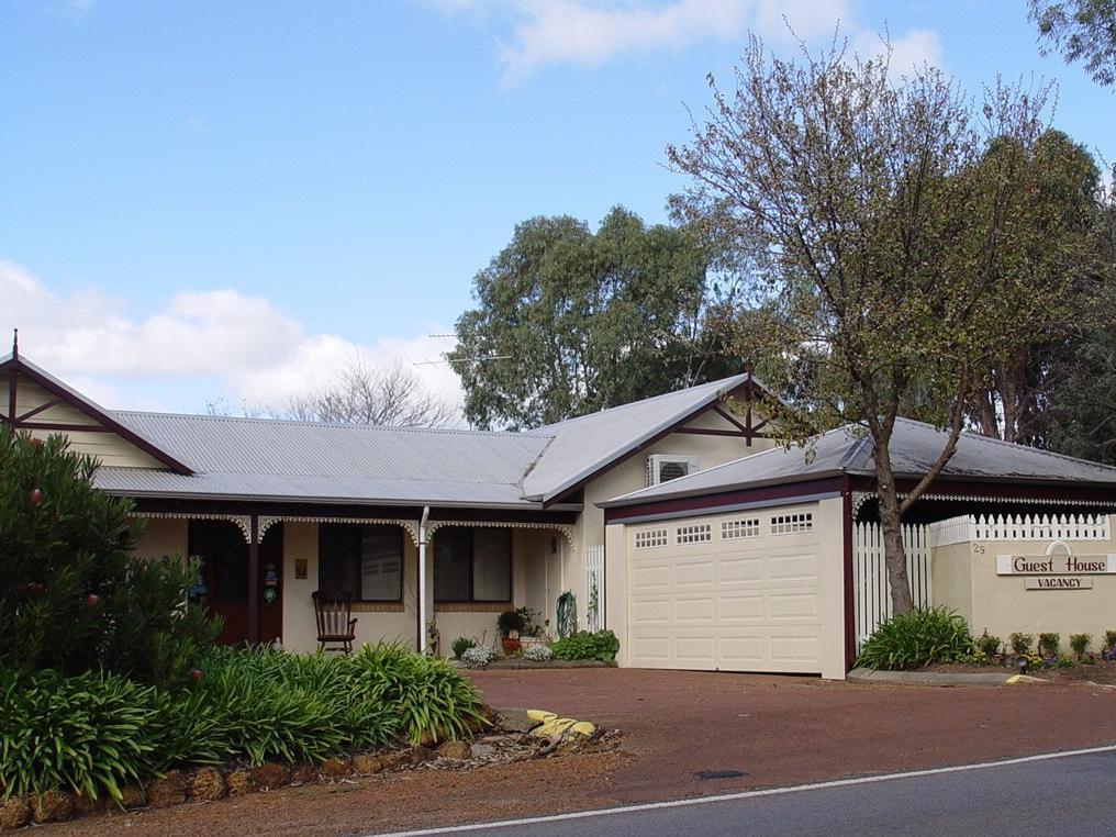 Ngoại cảnh khách sạn