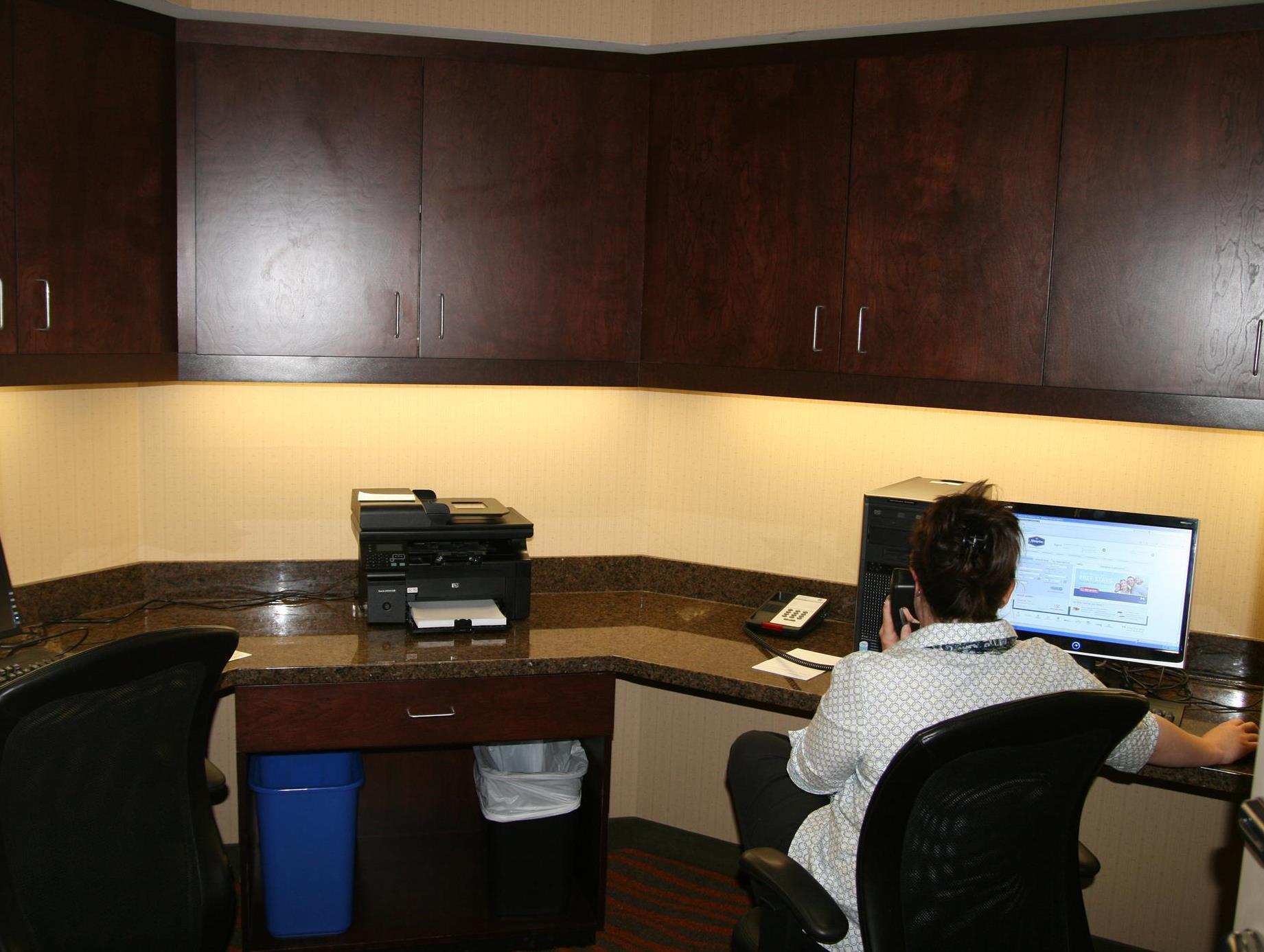 Trung tâm hội nghị