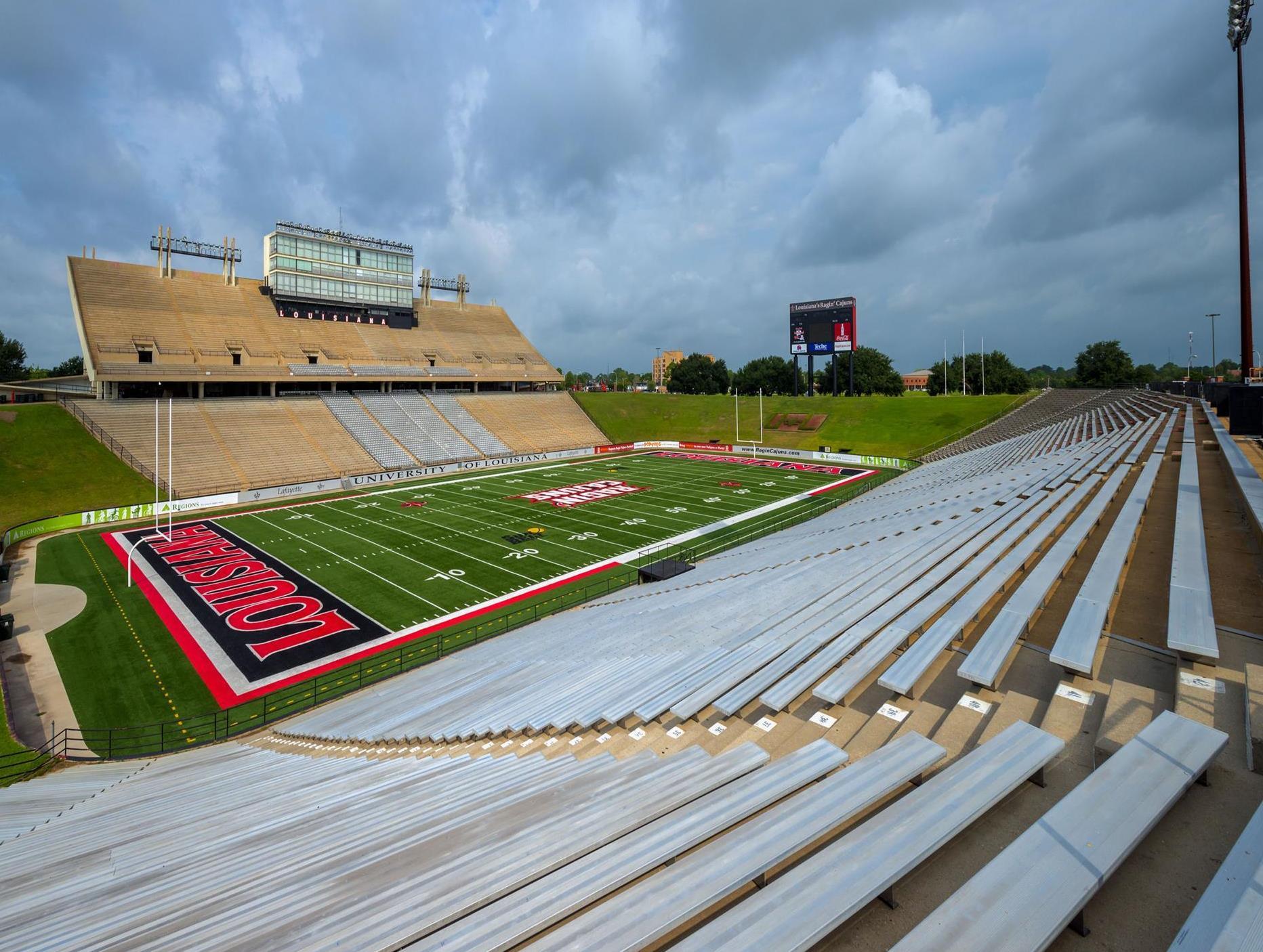 Nơi tham quan gần đây