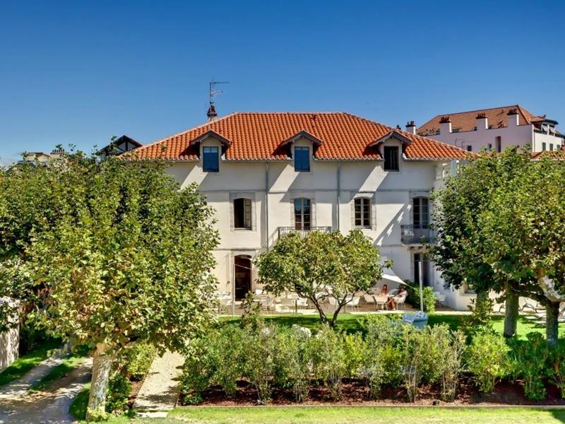 Ngoại cảnh khách sạn