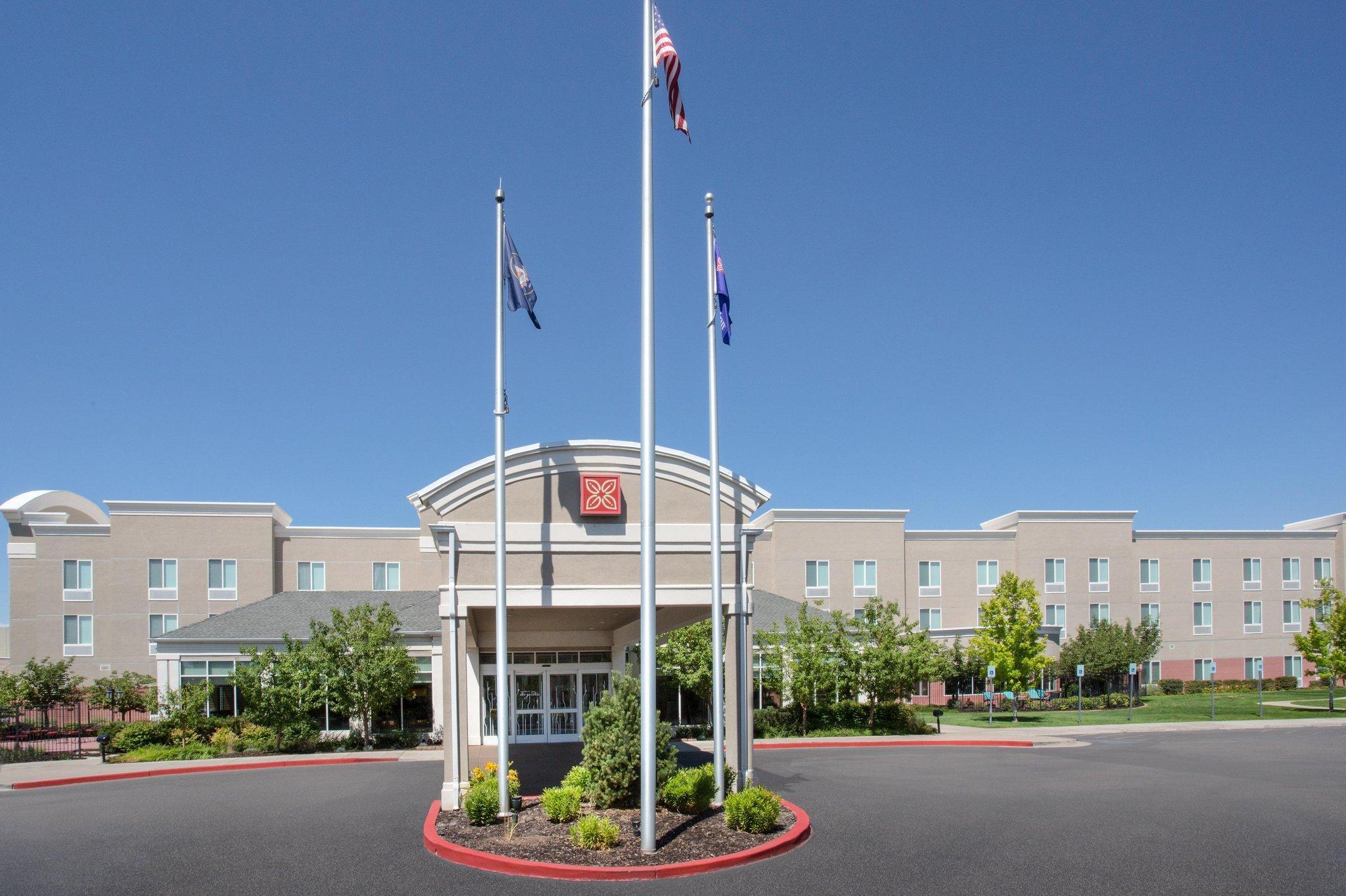 Ngoại cảnh khách sạn