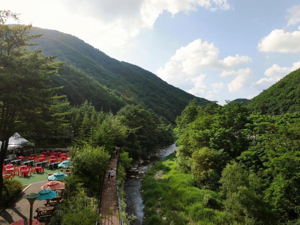 Khu vực xung quanh