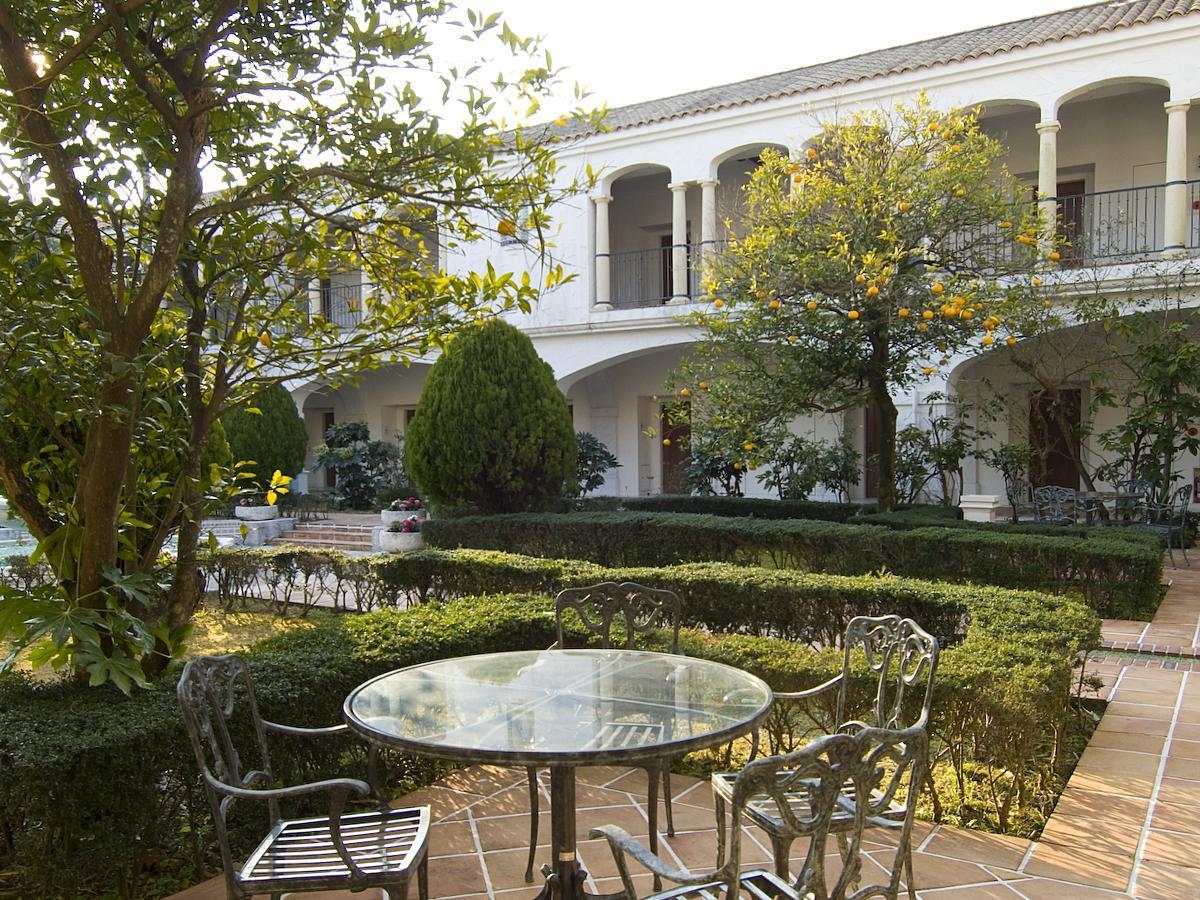 Ngoại cảnh khách sạn