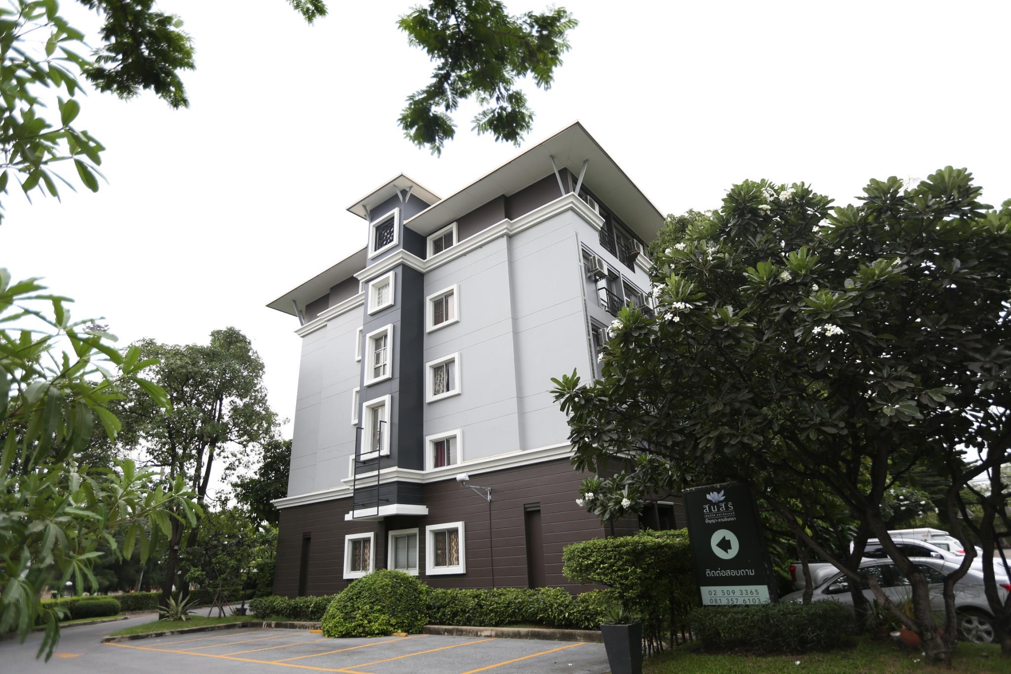 Khu vực xung quanh