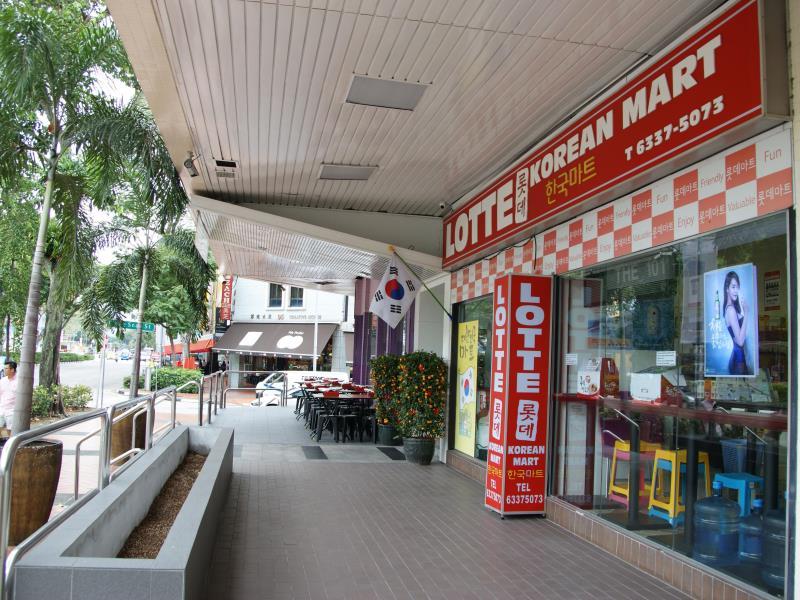 Khu vực xung quanh