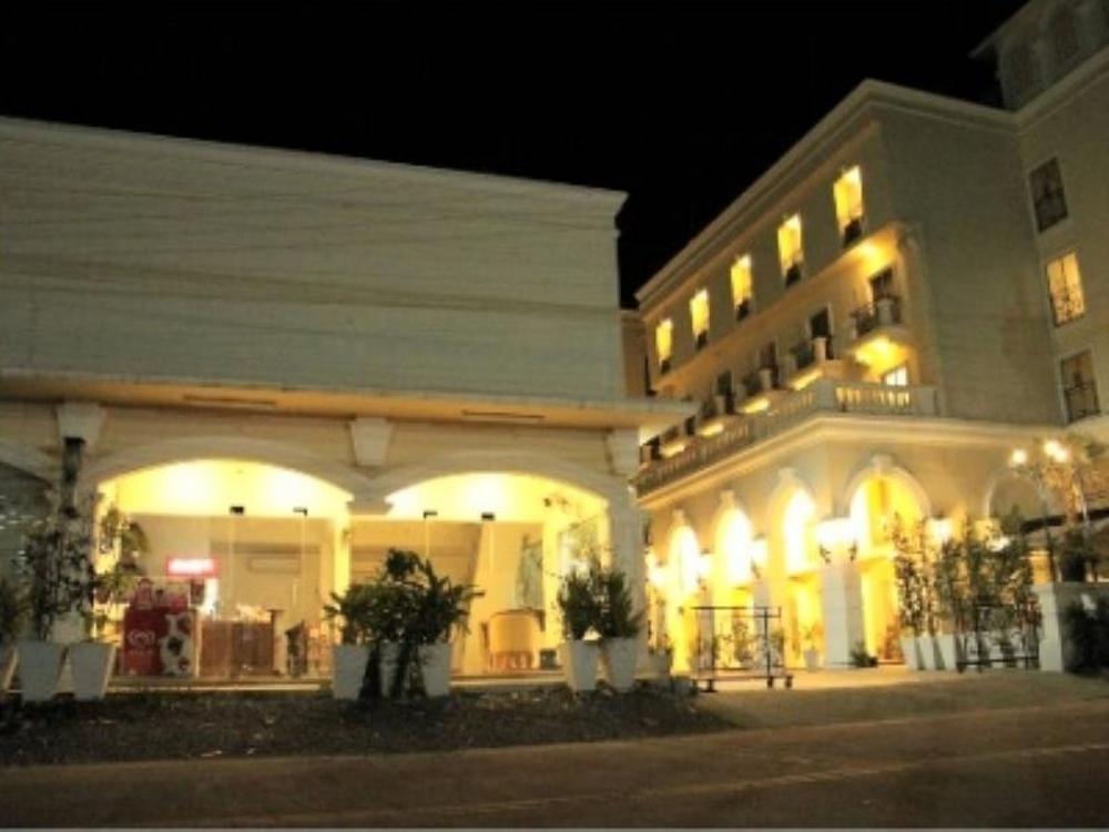 Ngoại cảnh khách sạn