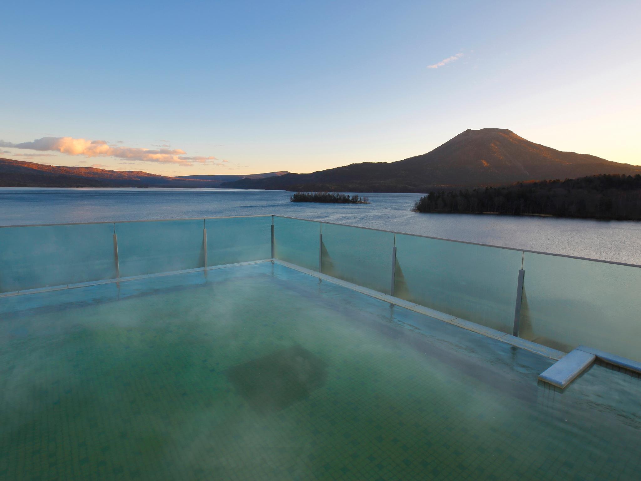 Tắm suối nước nóng