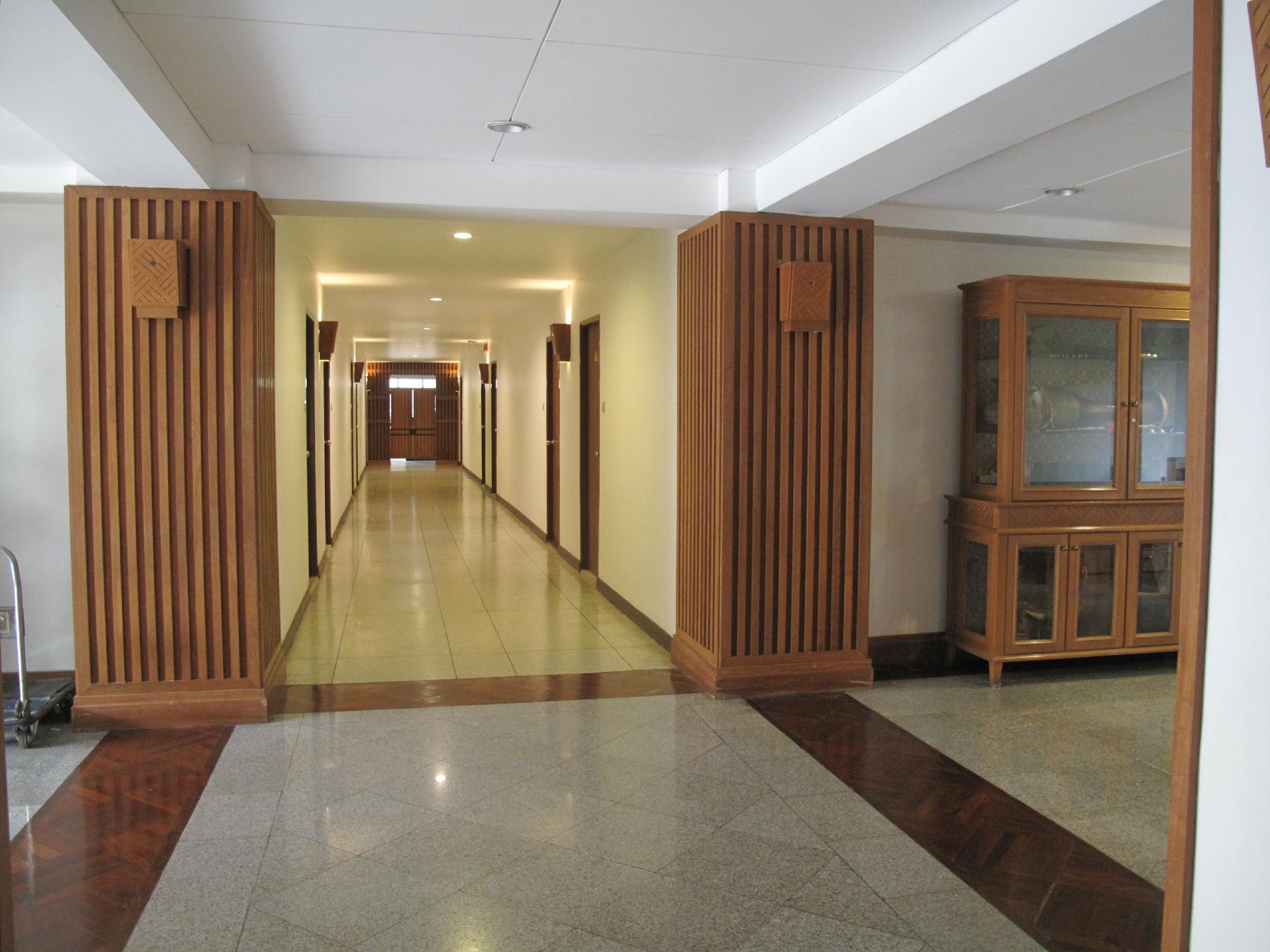 Khu vực xung quanh