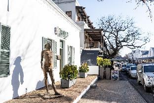 Khu vực xung quanh