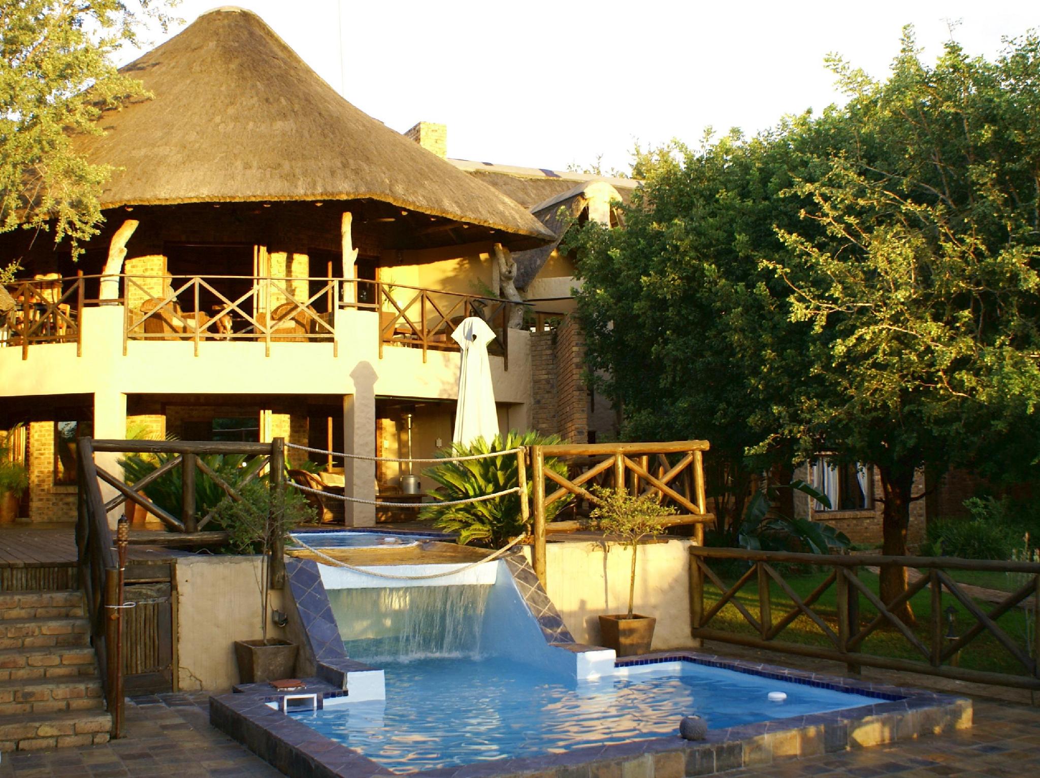 Ngoại cảnh khách sạn