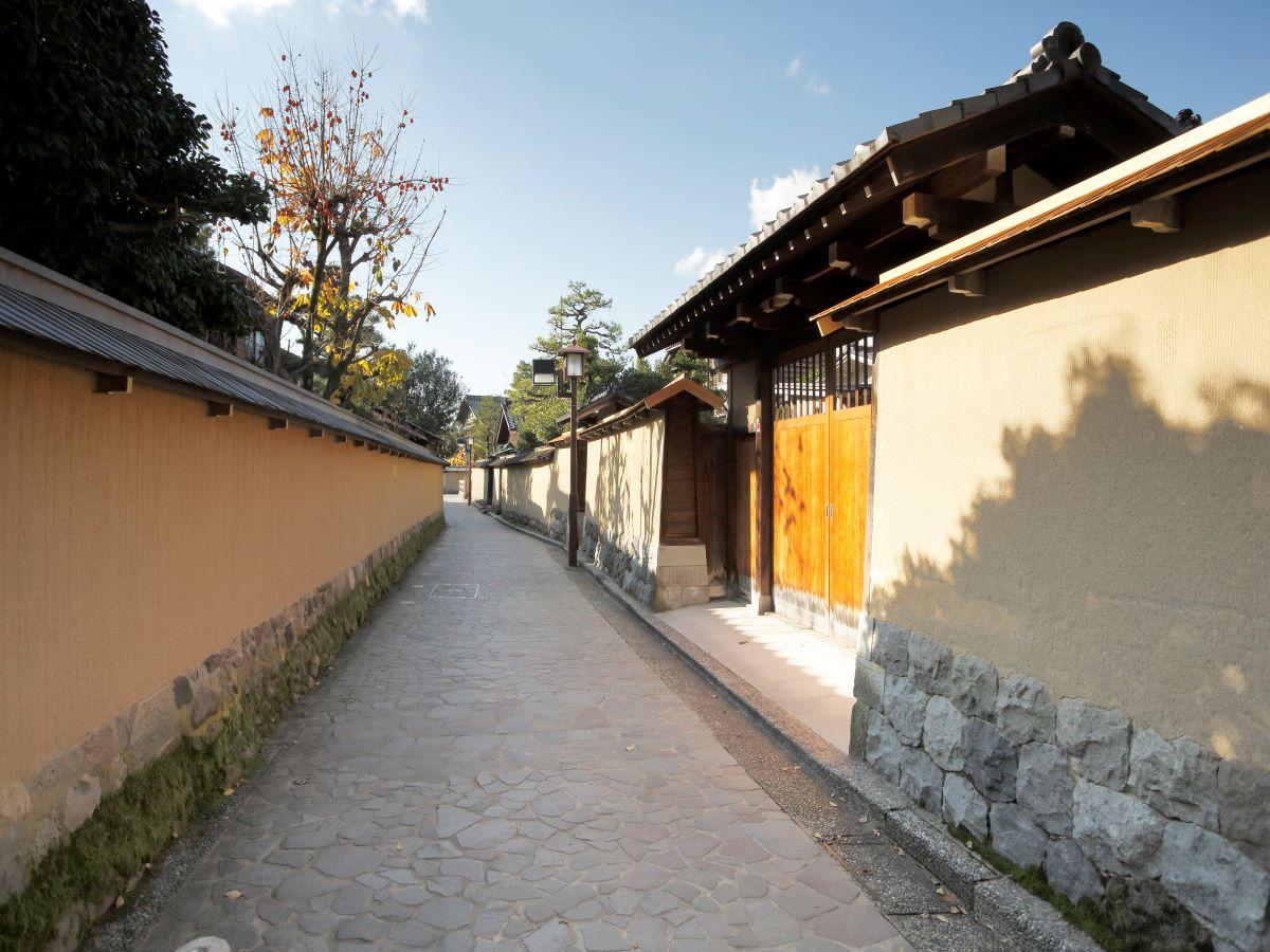 Khu vực xung quanh