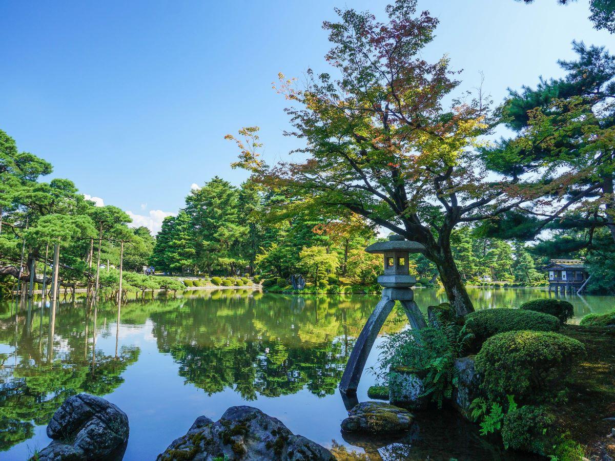 Khu vực xung quanh