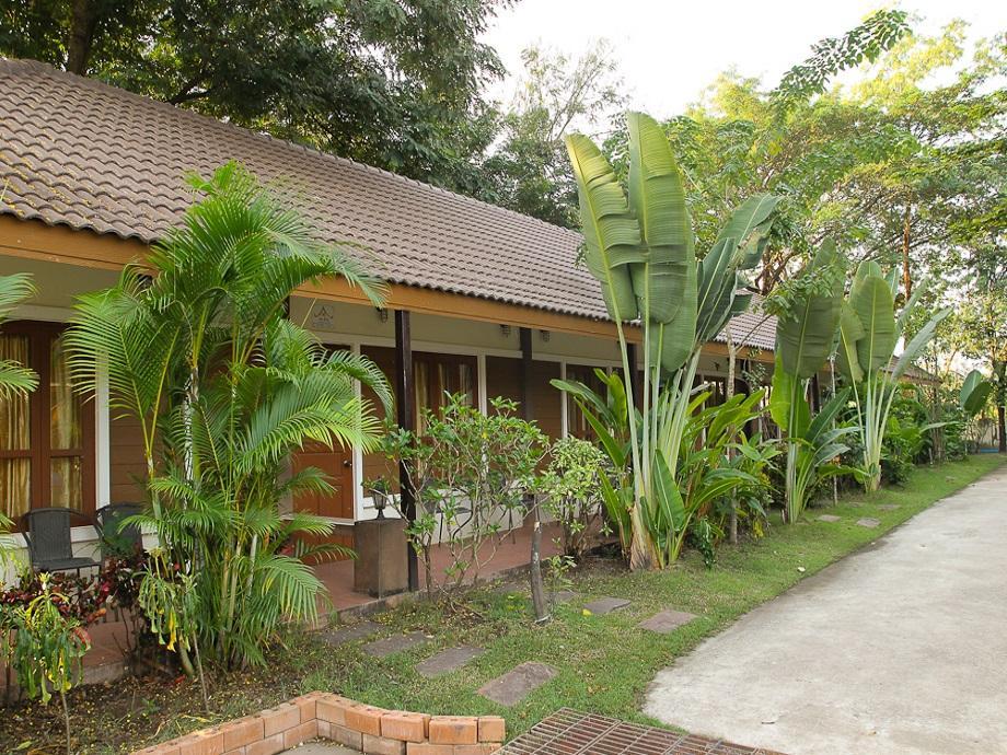 Khu vực xung quanh