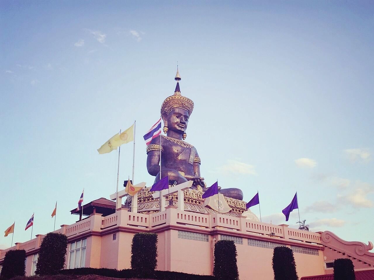 Nơi tham quan gần đây