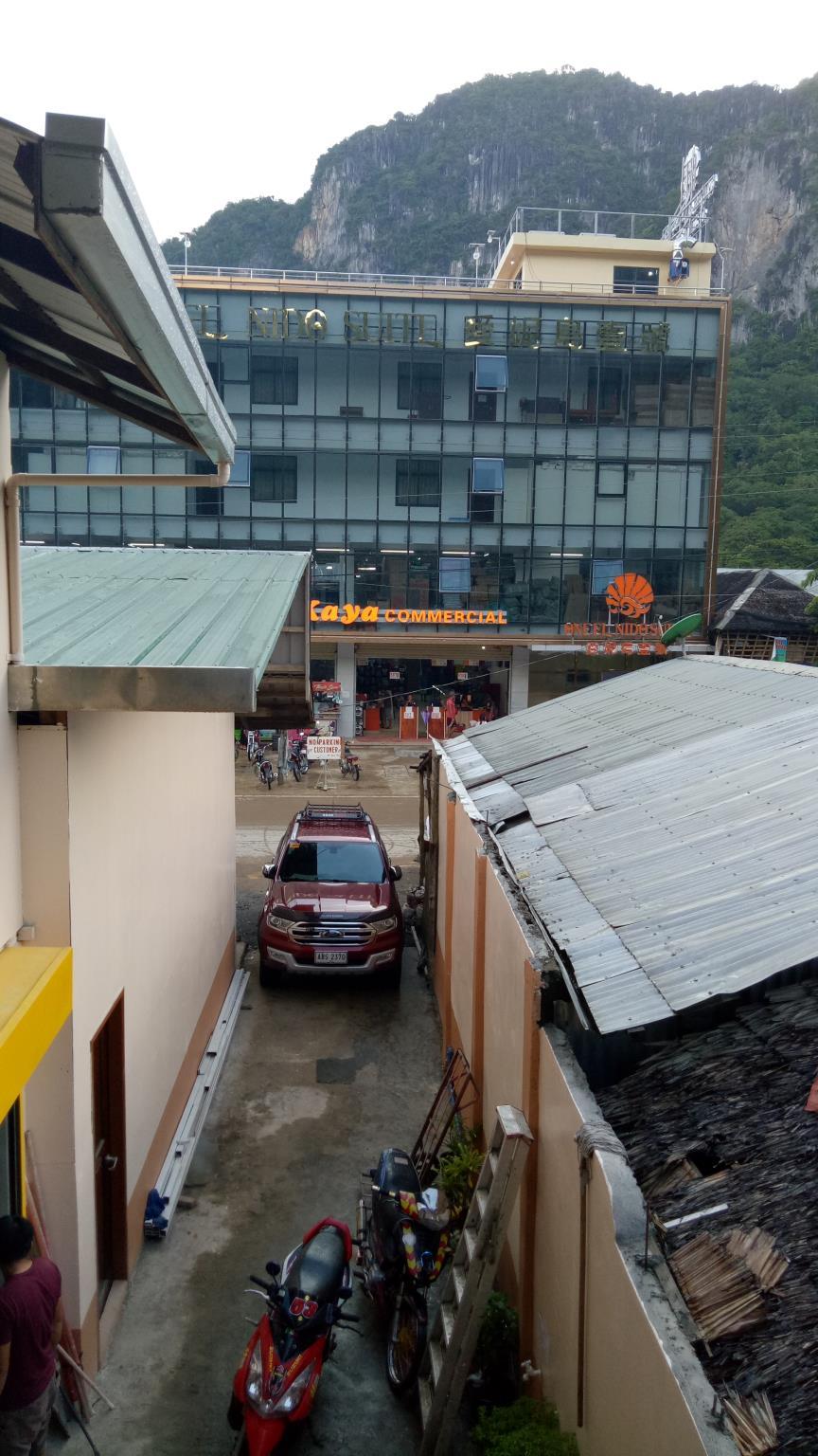 Khu vực xung quanh