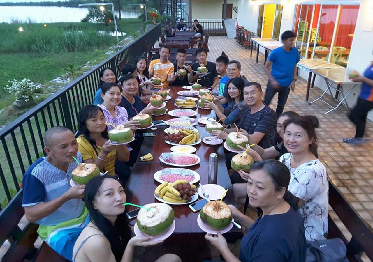 Khu vực xung quanh