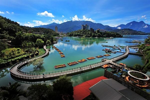 Nơi tham quan gần đây