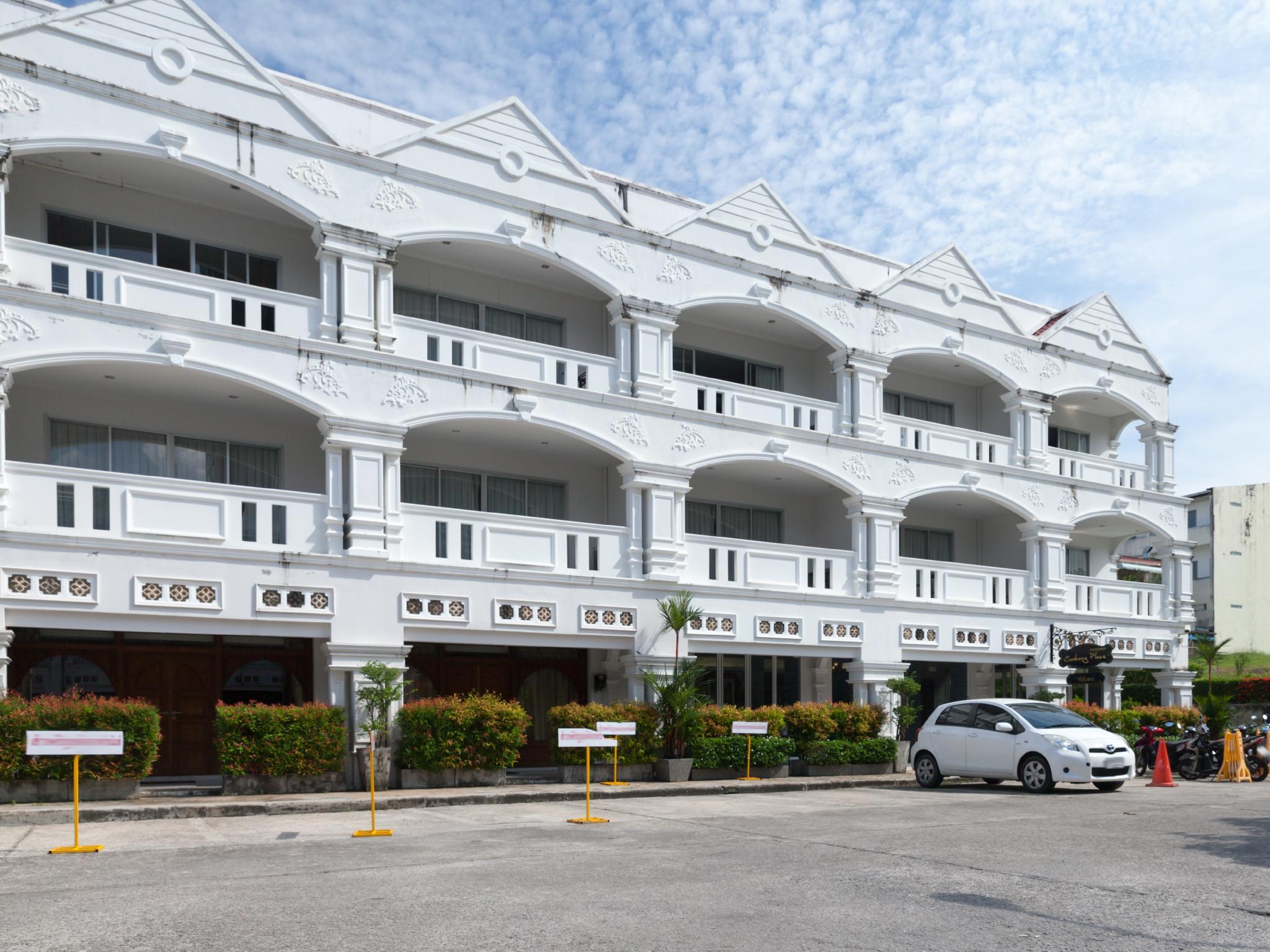 Ngoại cảnh khách sạn