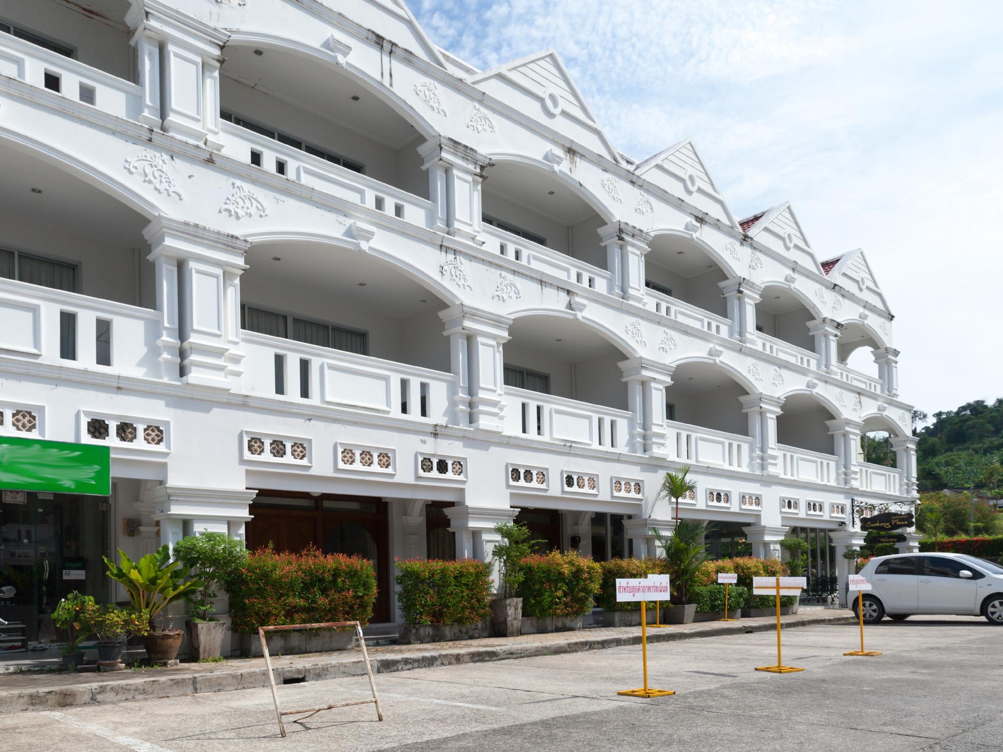 Ngoại cảnh khách sạn