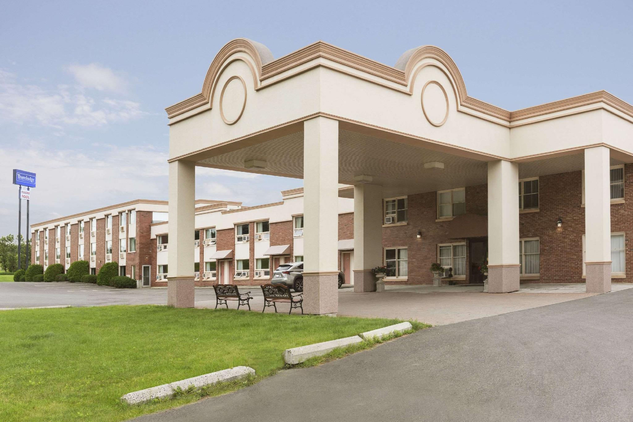 Ngoại cảnh khách sạn